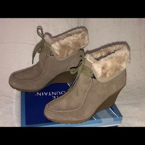 WHITE MOUNTAIN 'Ingle' Women's Wedge Bootie